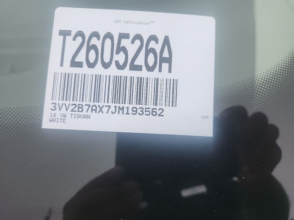 Used 2018 White Volkswagen 2.0T SE image 5