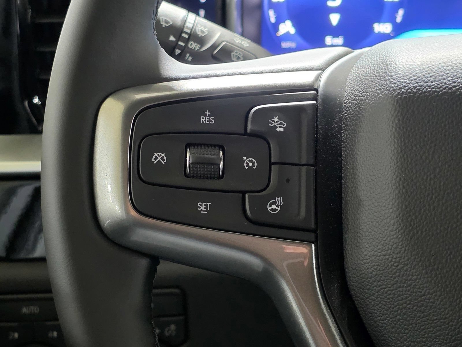New 2026 Summit White Chevrolet LT (2FL) image 33