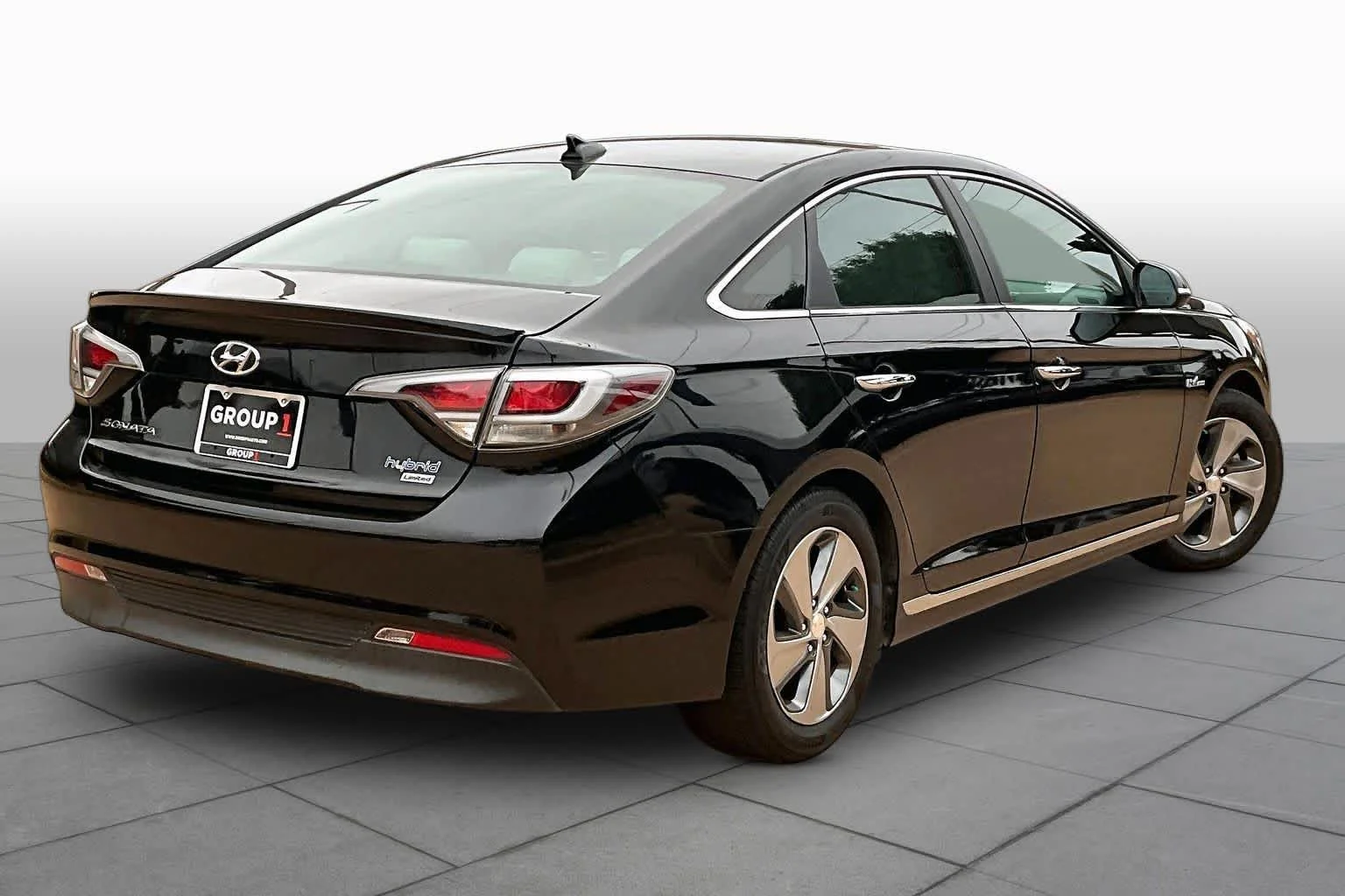 Used 2017 Eclipse Black Hyundai Limited image 12