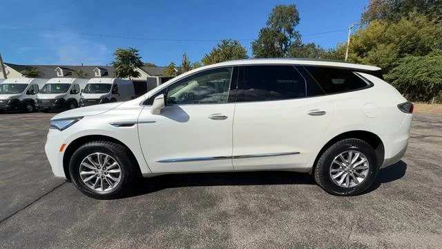 Used 2024 White Frost Tricoat Buick Essence image 5