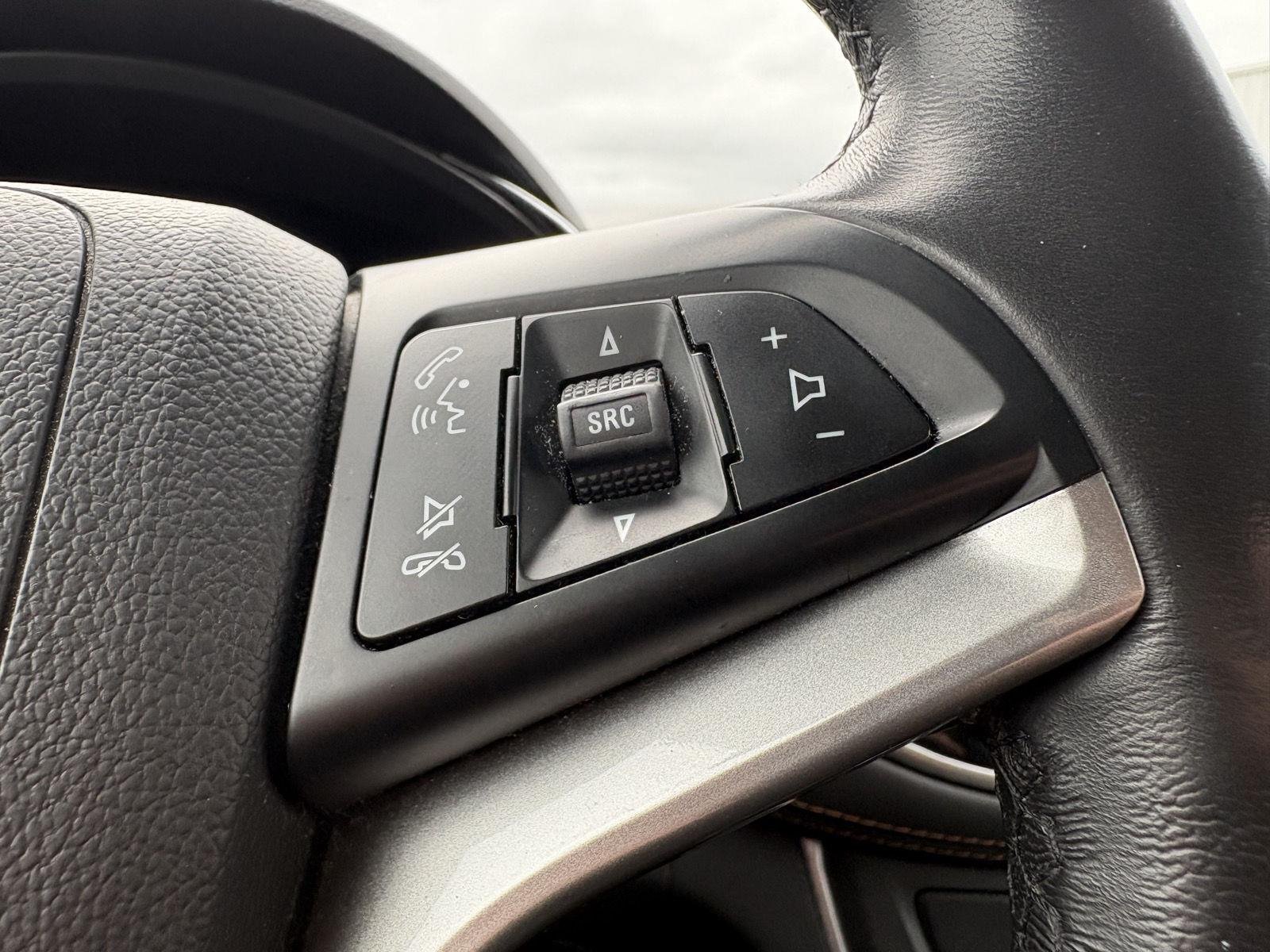 Used 2019 Summit White Chevrolet LT image 15