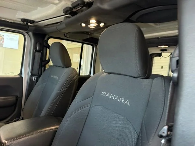 Used 2020 Silver Jeep Unlimited Sahara image 12