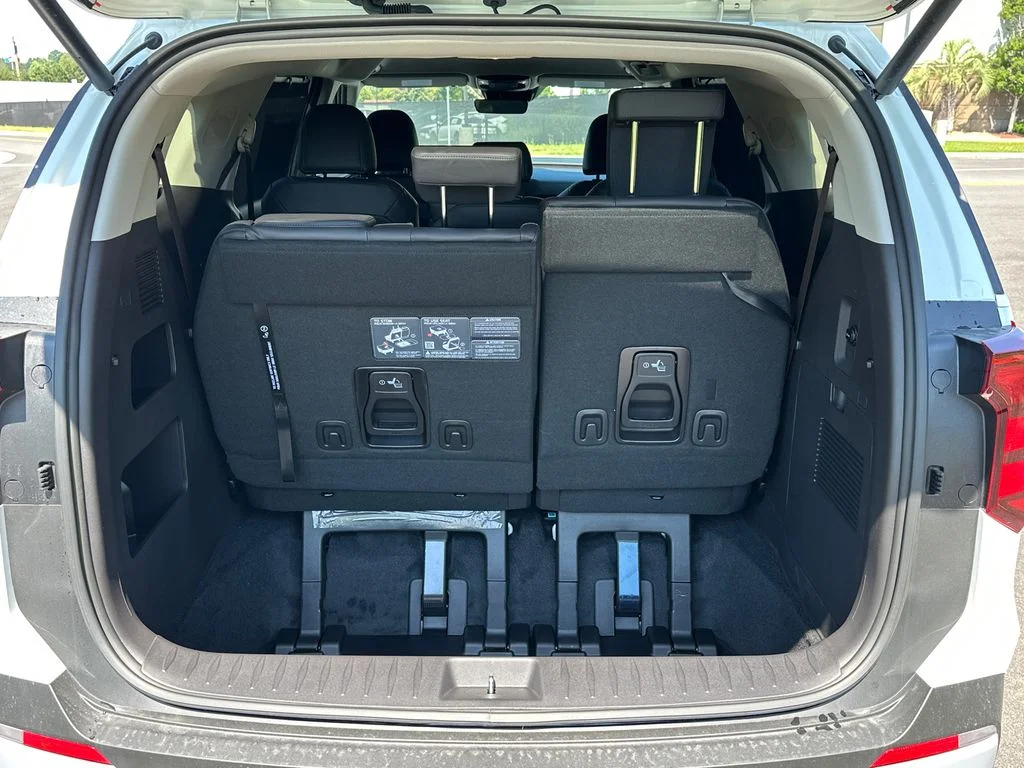 New 2027 White Kia EX image 17