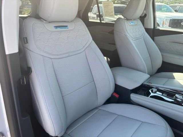 New 2026 White Ford Platinum image 23