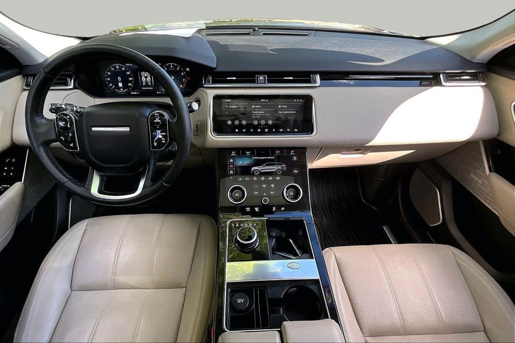 Used 2018 Gray Land Rover S image 16
