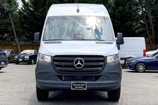 New 2026 Arctic White Mercedes-Benz Cargo 144 WB image 20