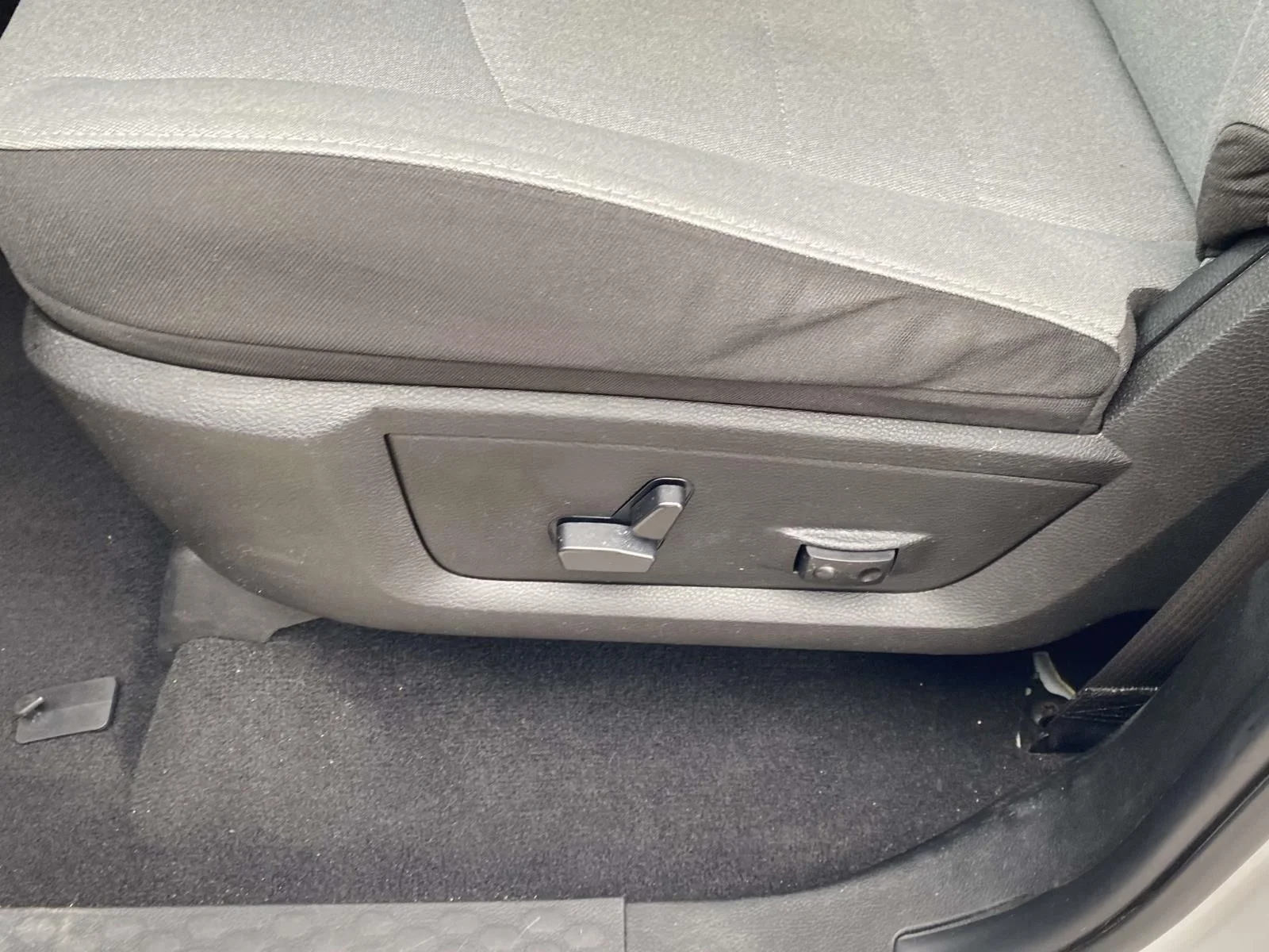 Used 2023 White Ram SLT image 16