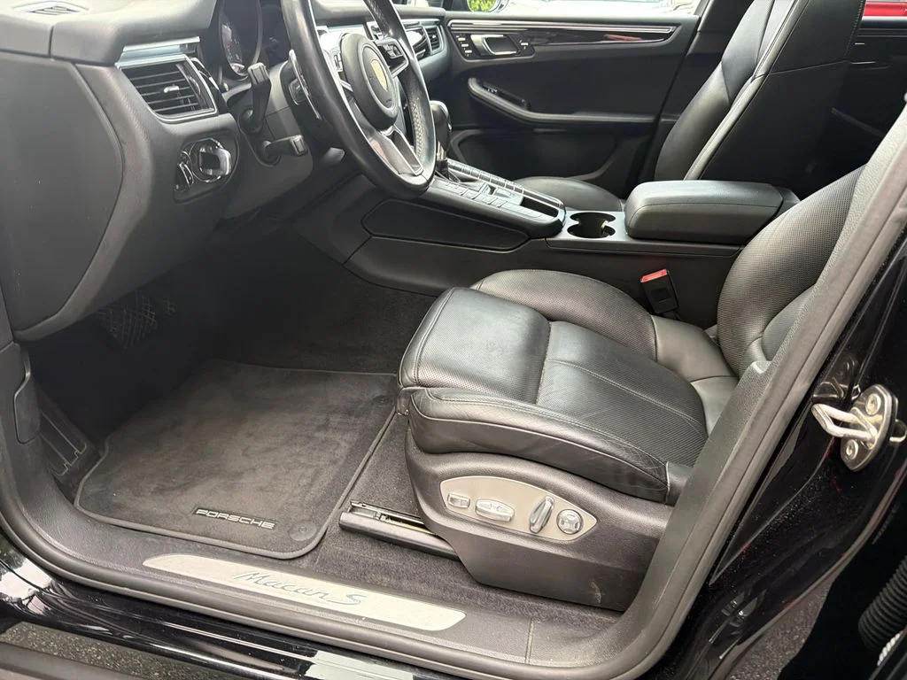Used 2017 Black Porsche S image 9