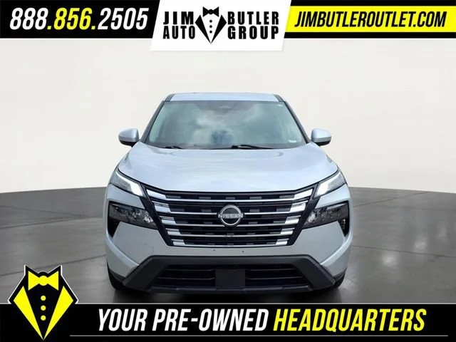 Used 2024  Nissan SV image 20