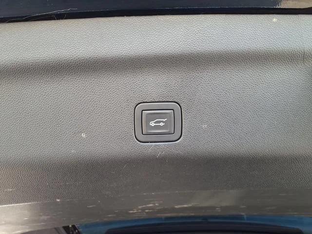 Used 2025 Onyx Black GMC Denali image 7