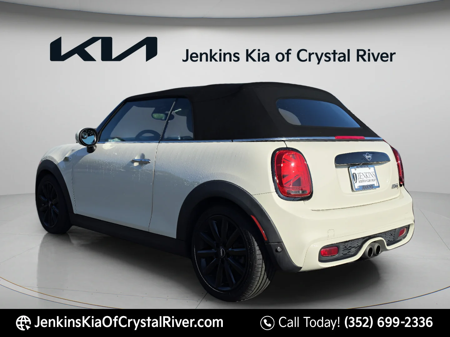 Used 2019 Pepper White MINI Cooper S image 7