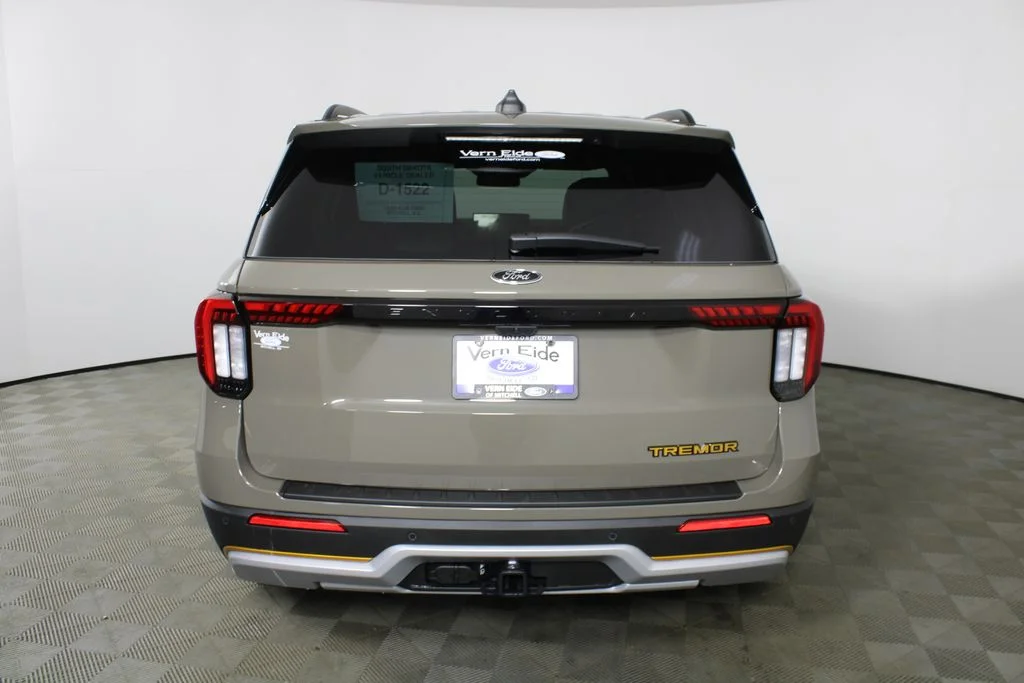 New 2026 Gray Ford Tremor image 6