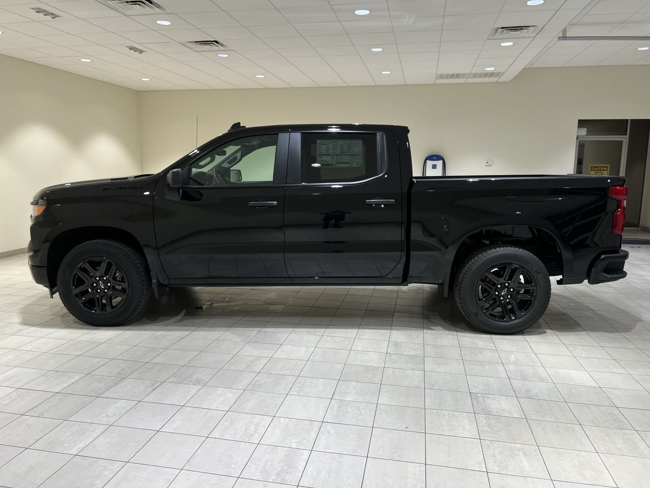 2025 Chevrolet Silverado 1500 Custom - Photo 39