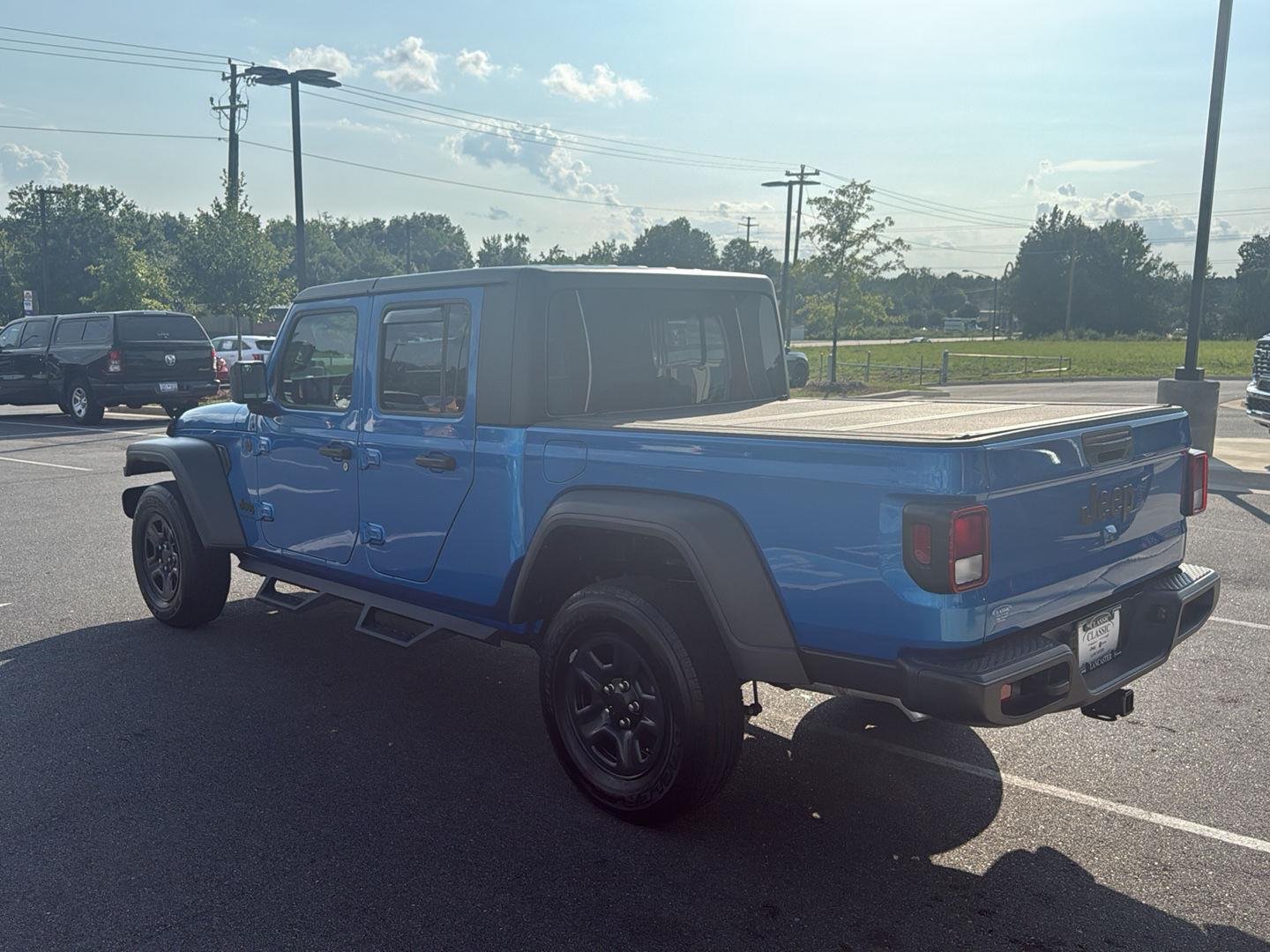 Used 2023 Hydro Blue Pearlcoat Jeep Sport image 7