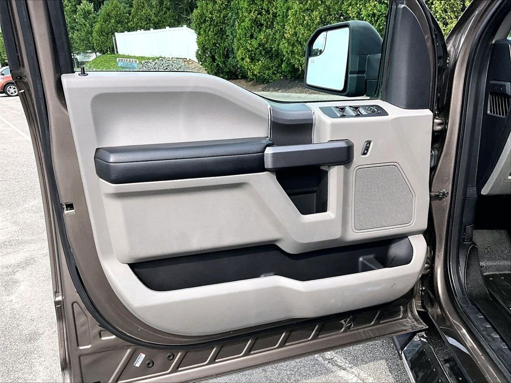 Used 2020 Gray Ford XLT image 9