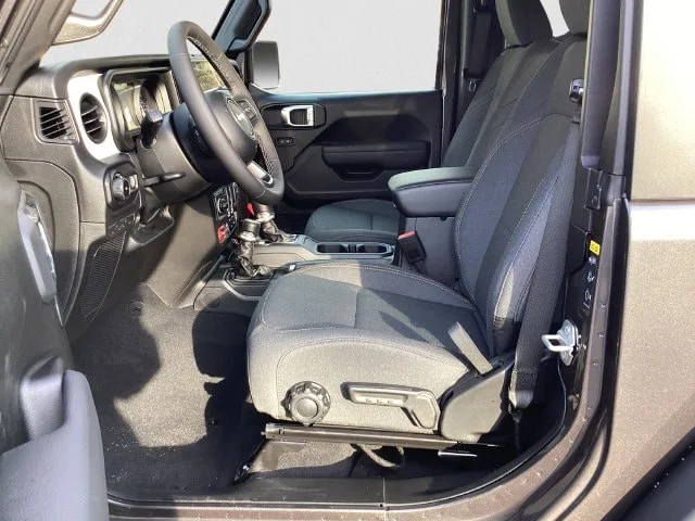 New 2026 Crystal Metallic Jeep 2-DOOR WILLYS image 10