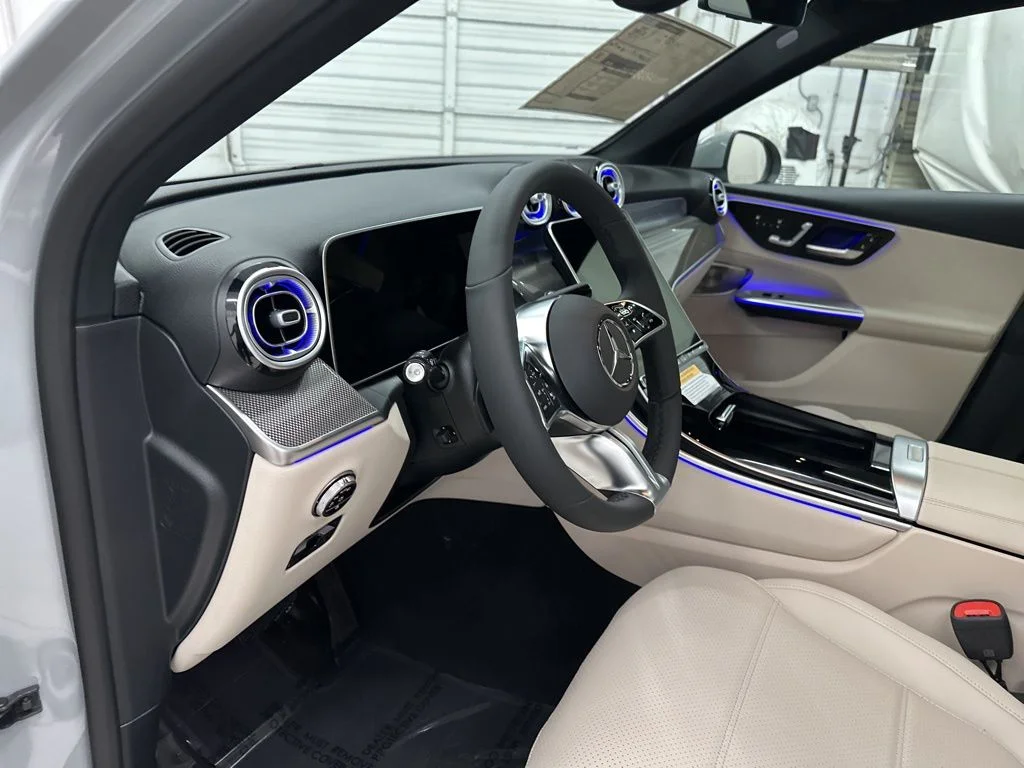 Used 2026 White Mercedes-Benz GLC 300 image 9