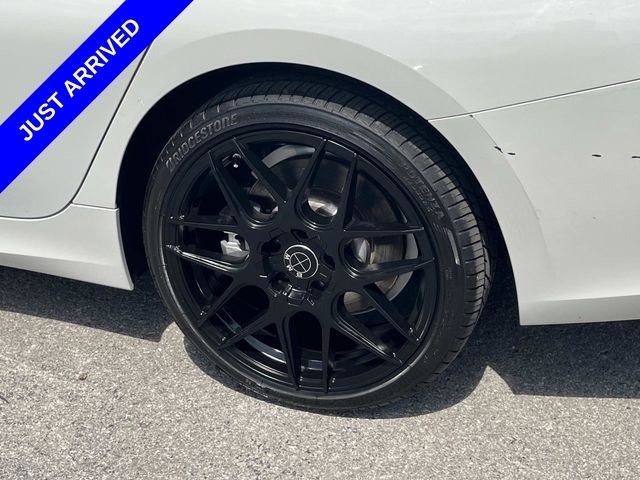 Used 2019 White BMW 330i xDrive image 11