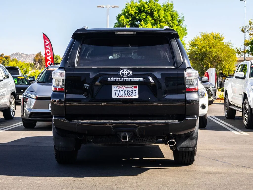 Used 2016 Black Toyota SR5 Premium image 9