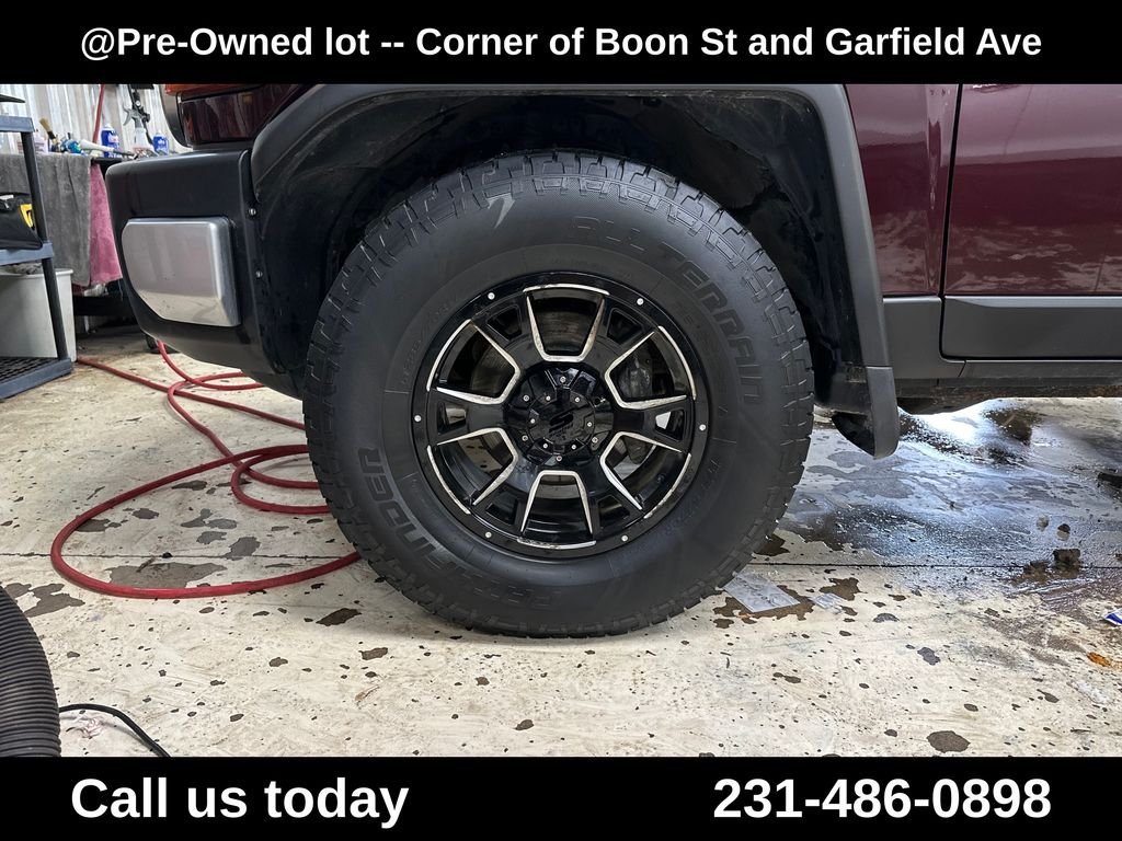 Used 2007 Red Toyota Base image 11