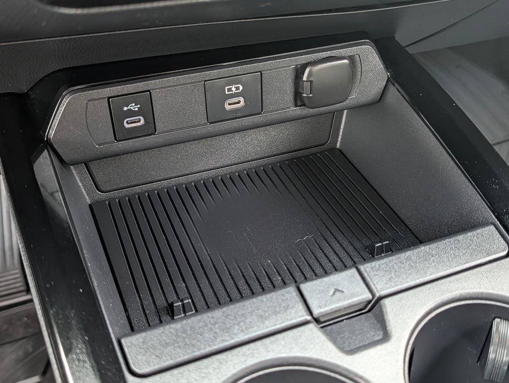 2024 Toyota Prius LE - Photo 25