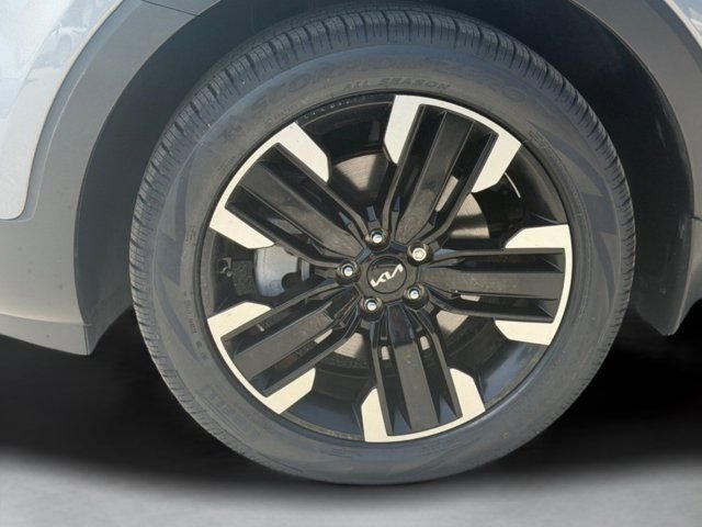 New 2025 Silver Kia SX image 52