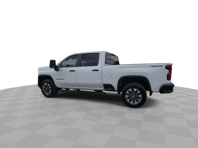 Used 2021 SUMMIT WHITE Chevrolet Custom image 6