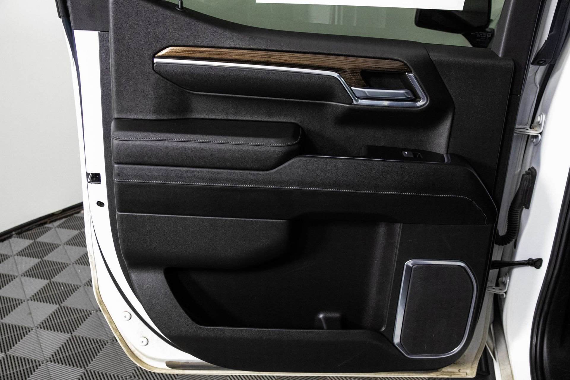 2023 CHEVROLET SILVERADO - Image 33