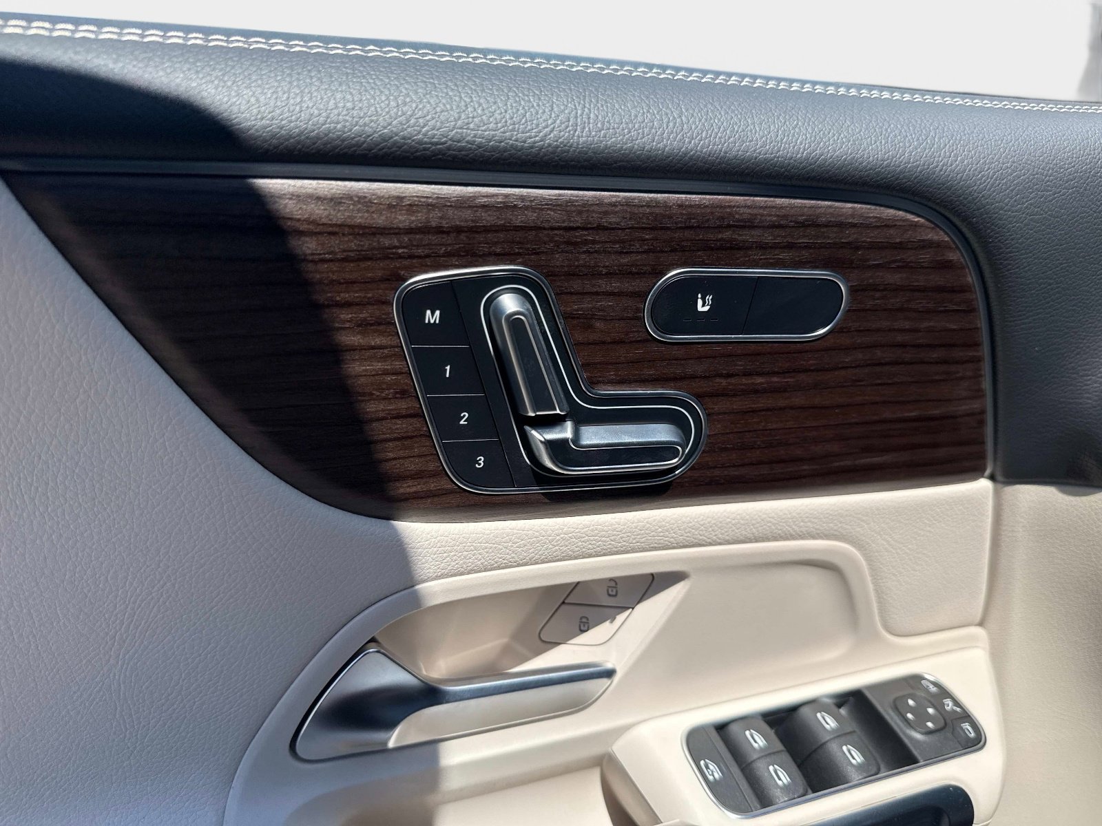 New 2026 Black Mercedes-Benz 250 4MATIC® SUV image 17