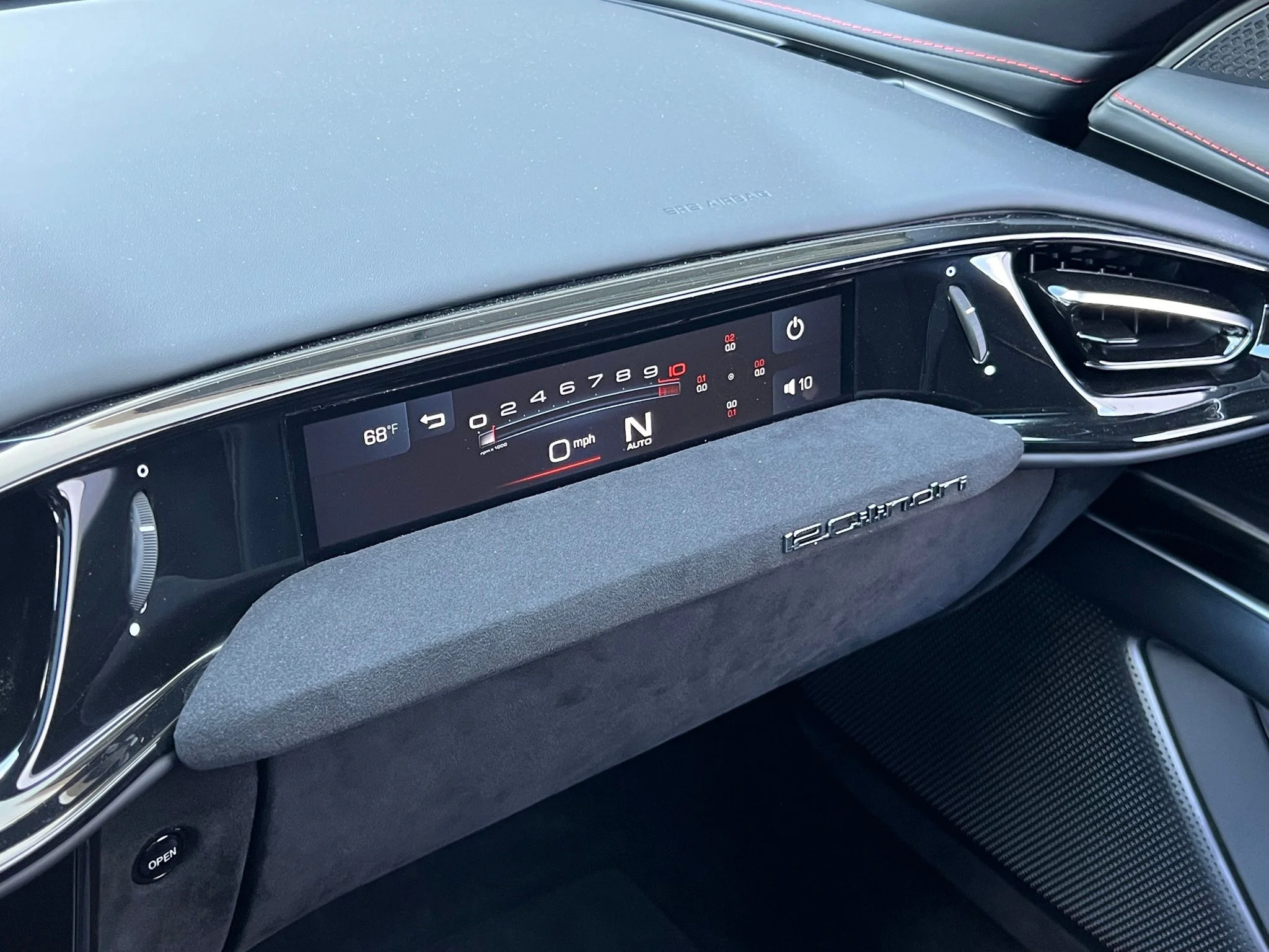 Used 2025  Ferrari Base image 19