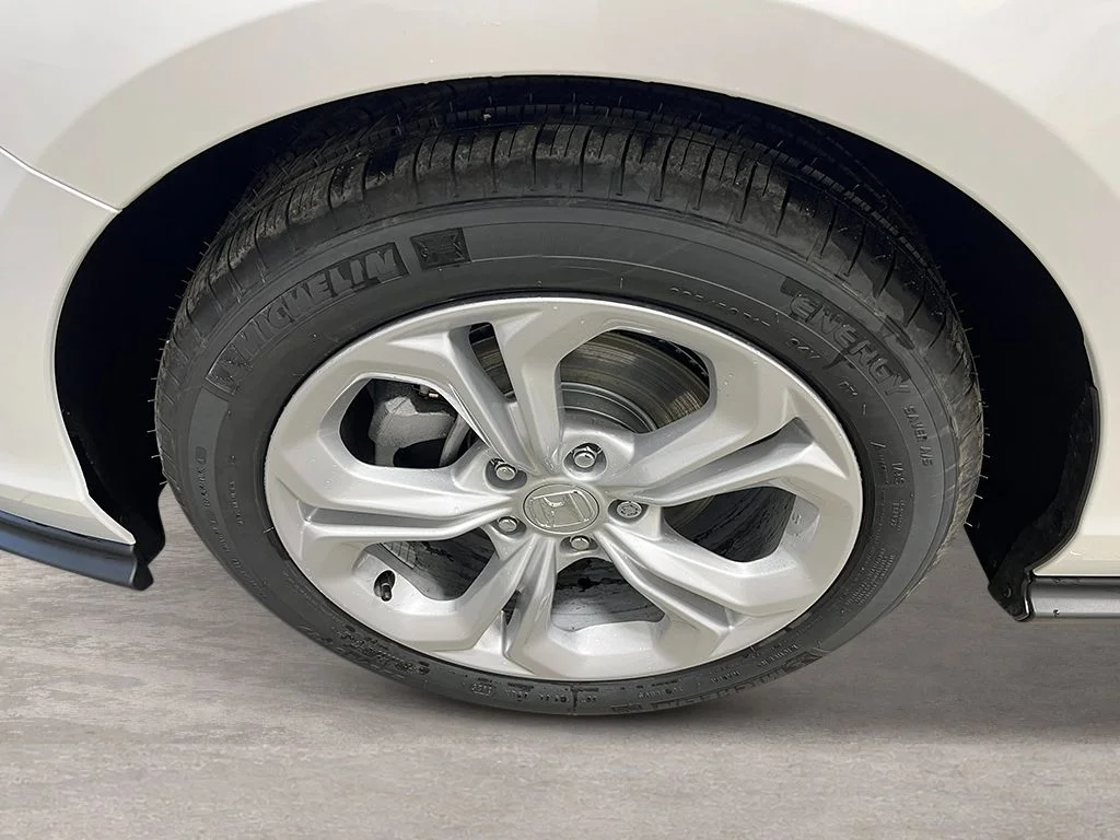 New 2026 Platinum White Pearl Honda LX image 10