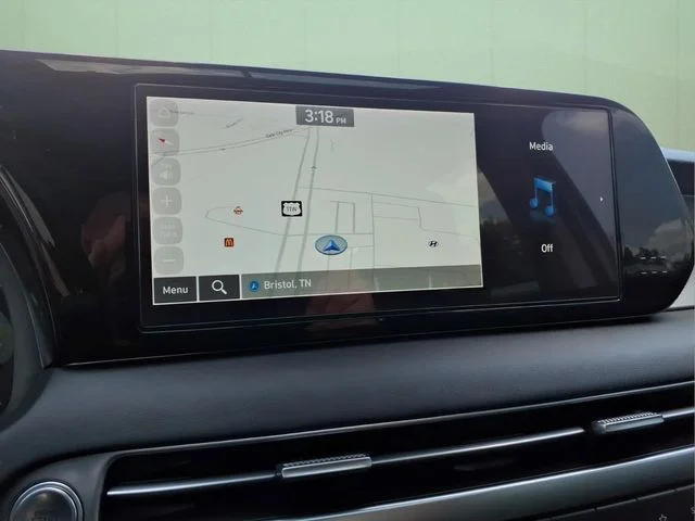 Used 2024 Gray Hyundai SEL image 26