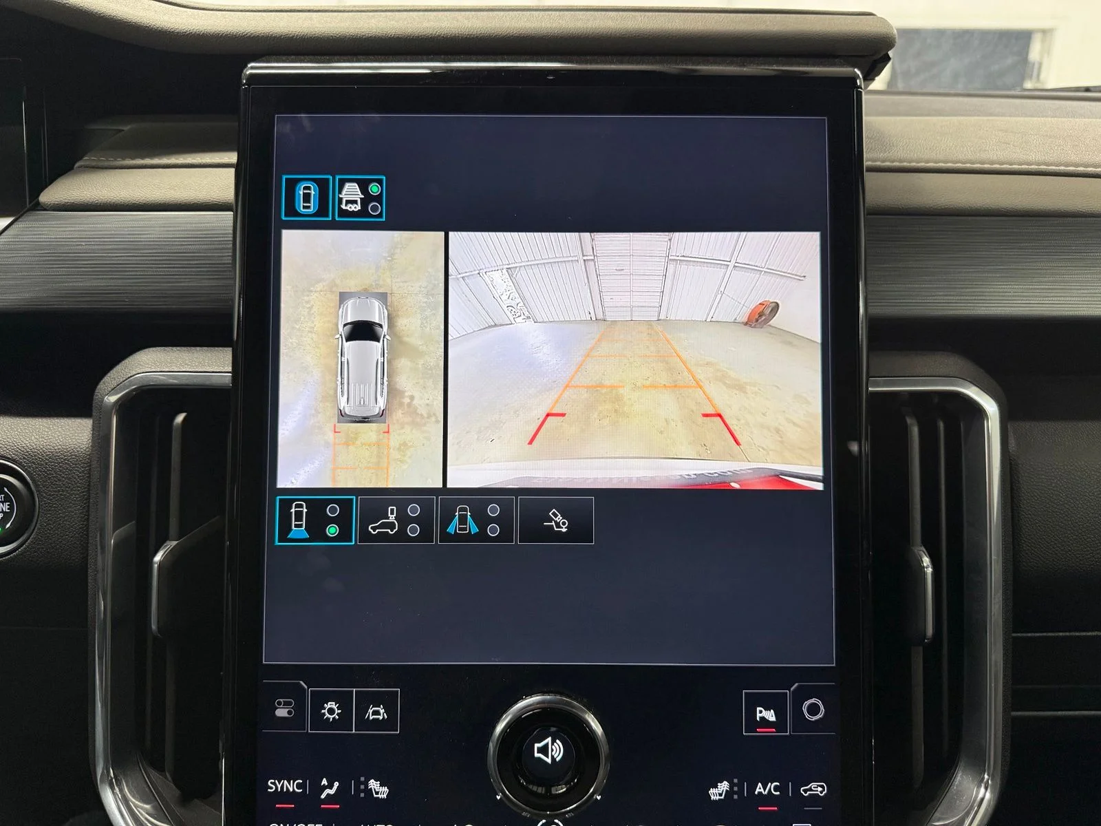 Used 2025 White GMC Elevation image 13