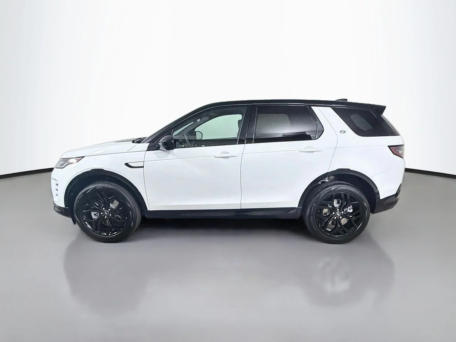 New 2026 Fuji White Land Rover Landmark image 2