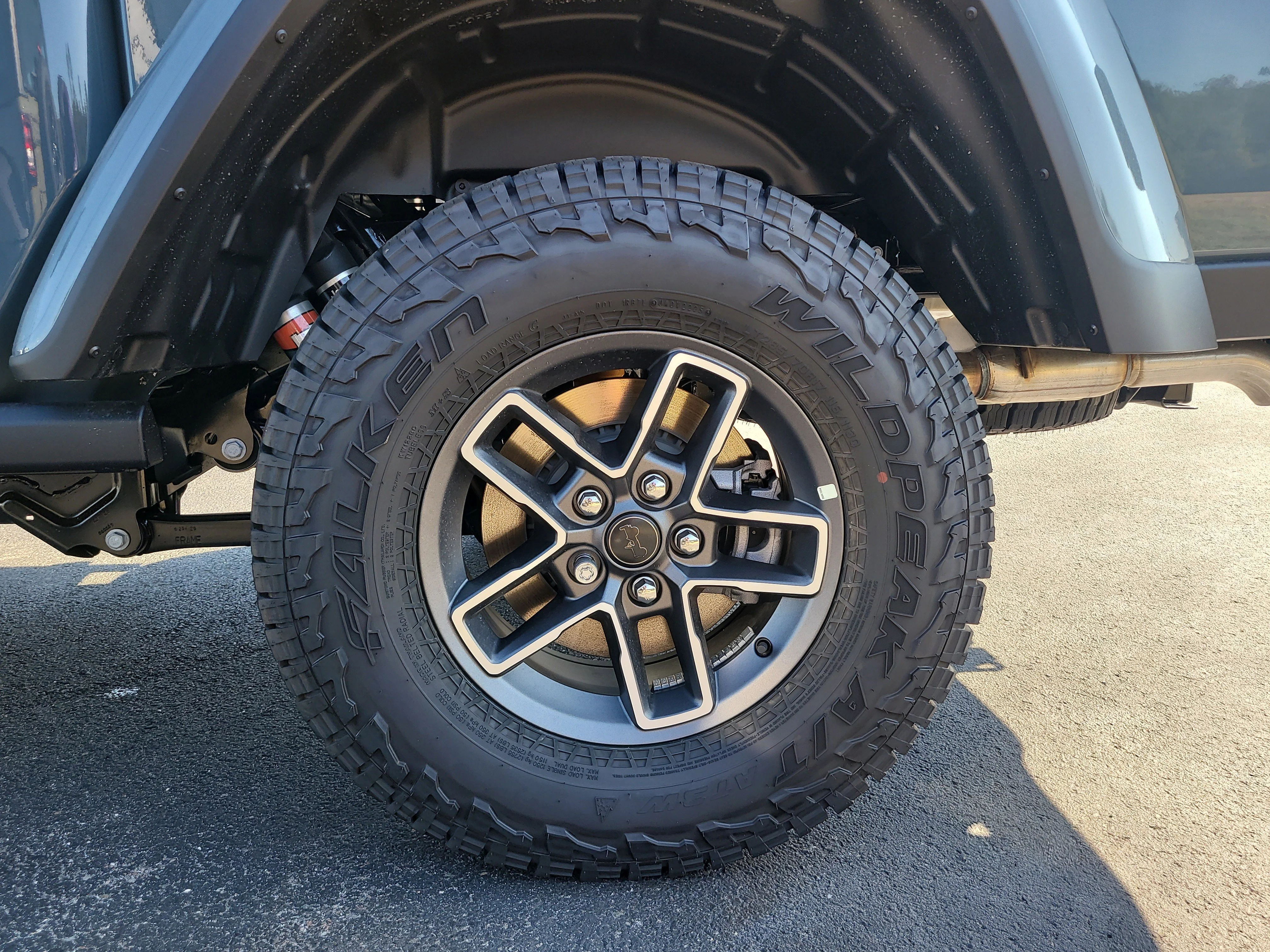 New 2026 Anvil Clearcoat Jeep Mojave image 9