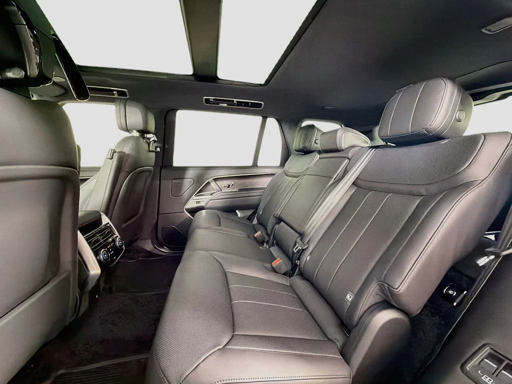 New 2026 Fuji White Land Rover SE 7 Seats image 26
