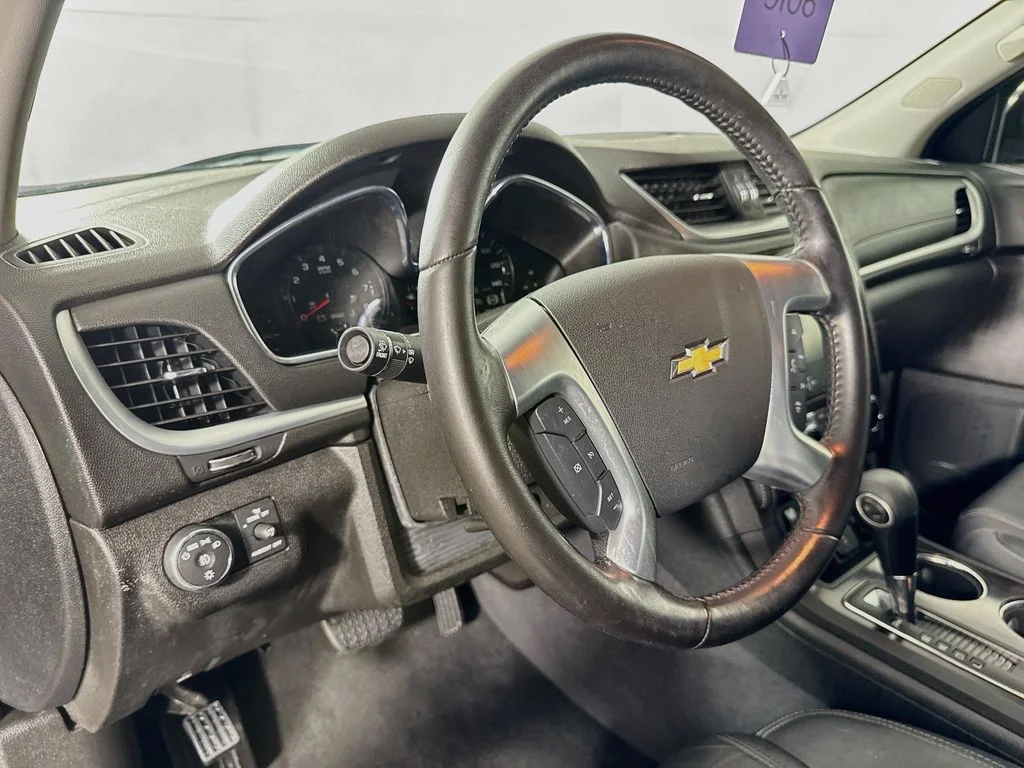 Used 2016 Black Chevrolet 2LT image 9