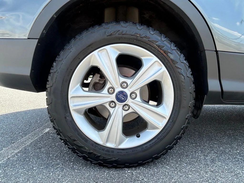Used 2016 Gray Ford SE image 10