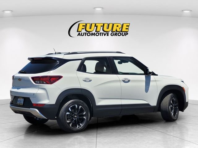 Used 2023 White Chevrolet LT image 4
