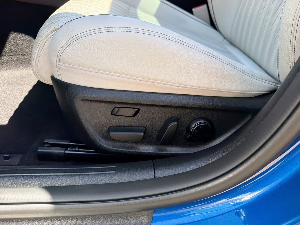 Used 2025 Blue Genesis 3.3T Sport Advanced image 14