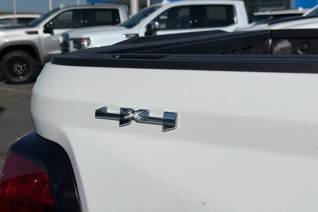 New 2026 Summit White GMC Elevation image 5