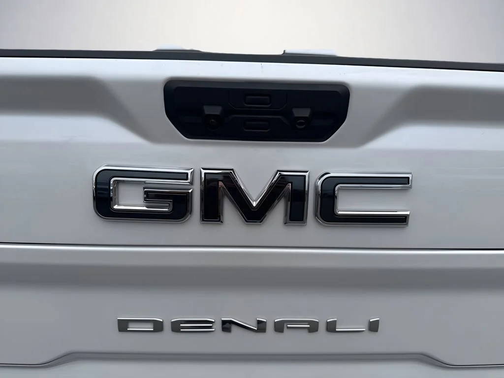 Used 2024 White Frost Tricoat GMC Denali Ultimate image 37