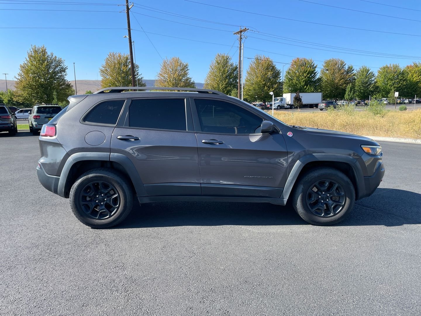 Used 2019 Jeep Cherokee Trailhawk with VIN 1C4PJMBNXKD375109 for sale in Union Gap, WA