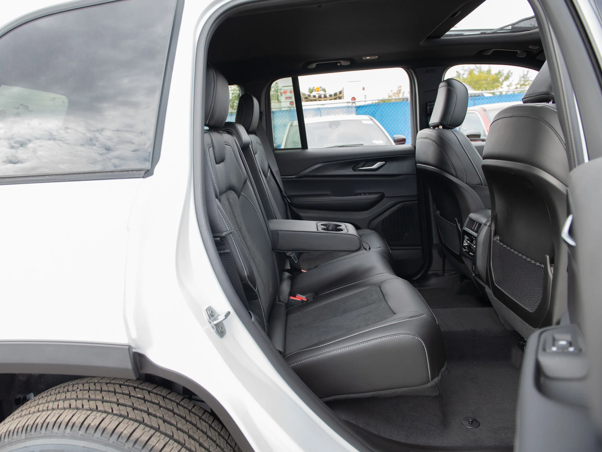 New 2025 White Jeep Altitude* 4x4, Sunroof, Heated Leather, Remote Start image 23
