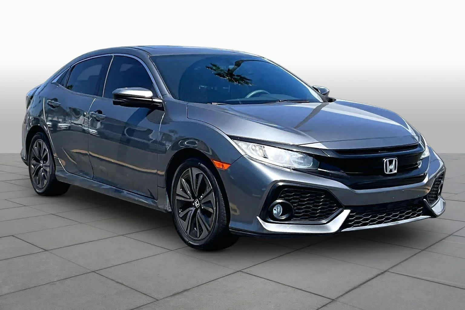 Used 2017 Polished Metal Metallic Honda EX image 2