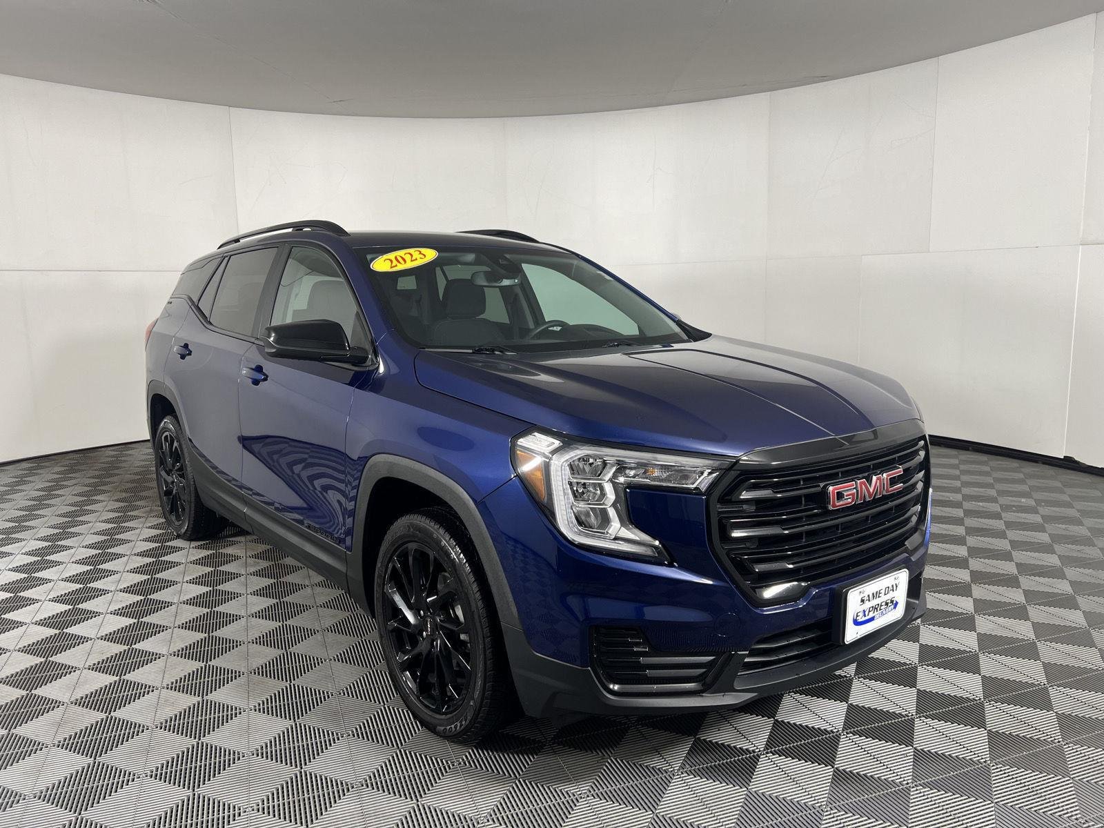 Used 2023 Marine Metallic GMC SLE image 14