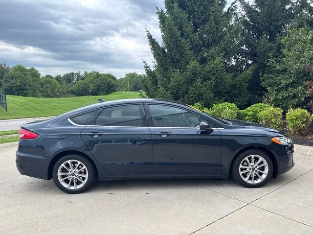 Used 2020 Black Ford SE image 5