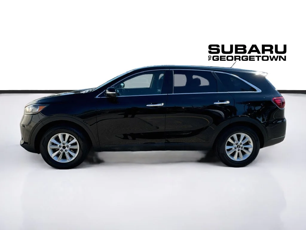 Used 2019 Black Kia L image 4