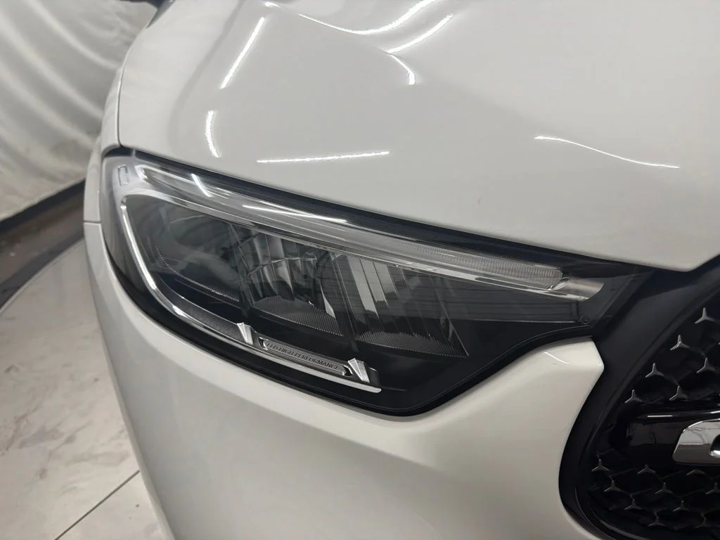 New 2027 White Mercedes-Benz GLC 300 image 10