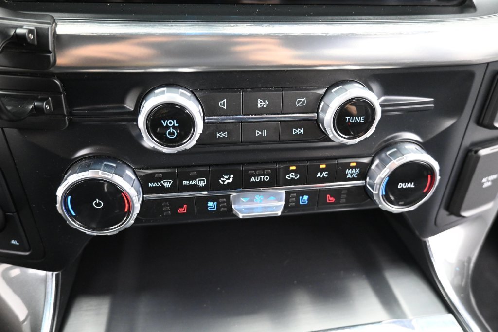 Used 2023 Gray Metallic Ford Lariat image 17